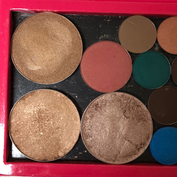 Z palette with highlighters and eyeshadows - Picture 4 of 5